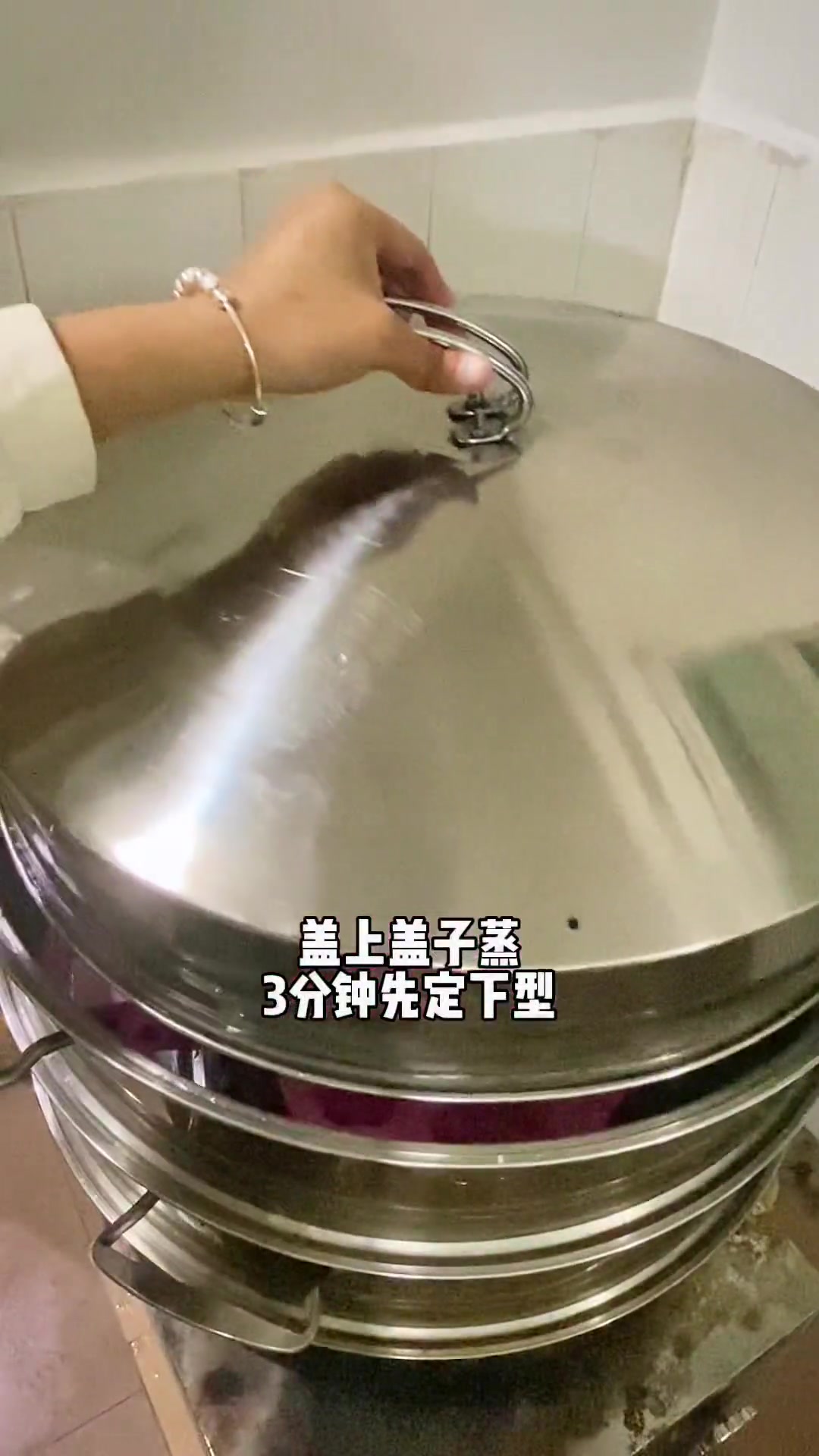 分享最近很火的卡通夹心钵仔糕，做法也是一样简单