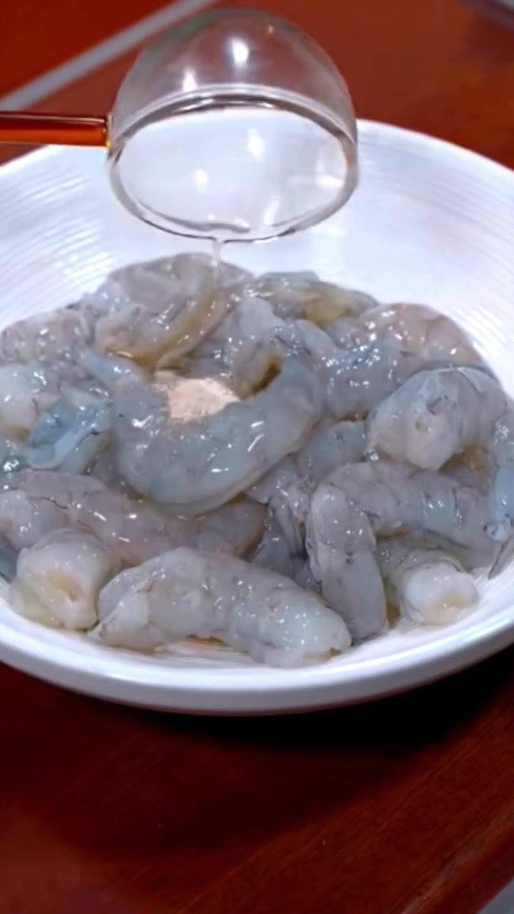 炎热夏季，给孩子做这道青瓜虾仁素菜，清淡爽口快试试