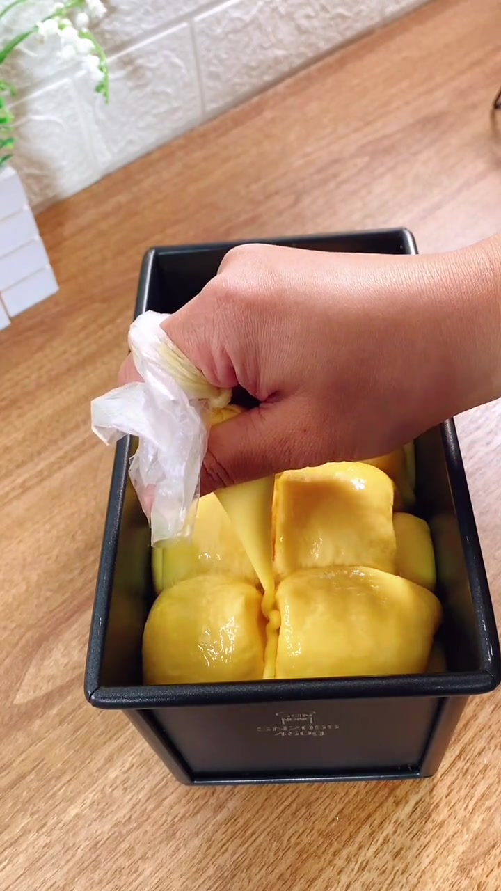 又来分享一款南瓜吐司，蓬松暄软，爆发力惊人