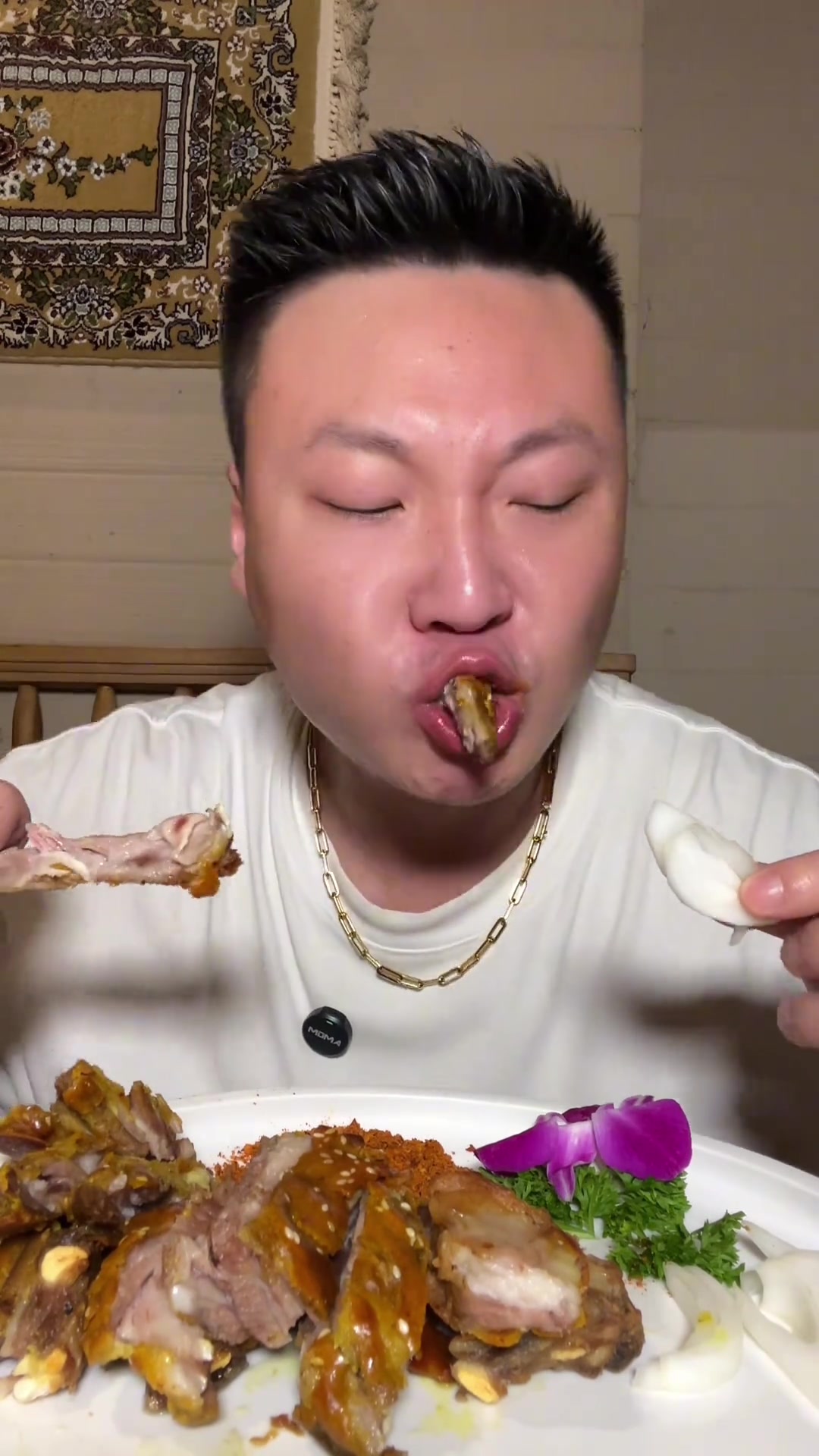 各种味道的羊肉配上各种类型的碳水哪个干饭人经得起这新疆菜的诱惑
