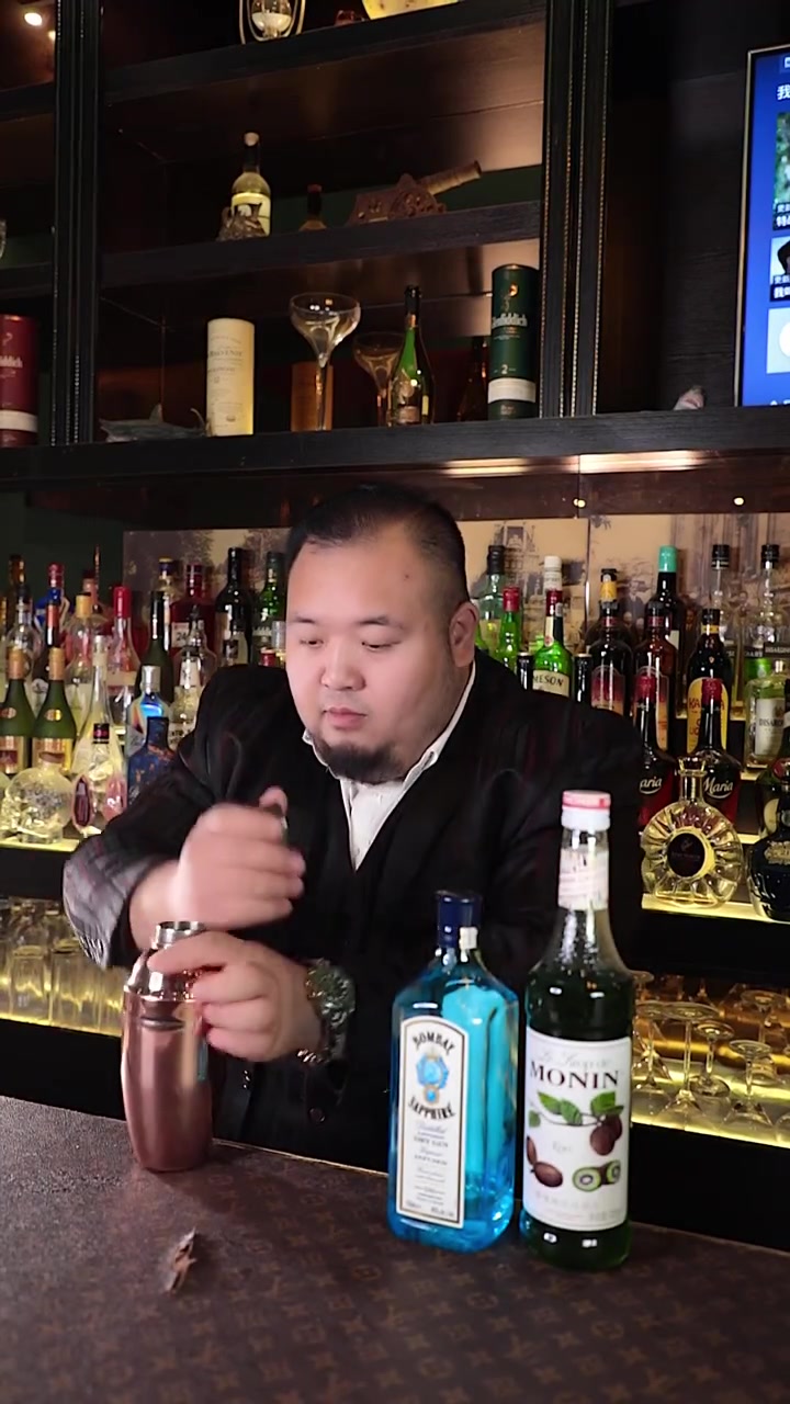 东北时令水果鸡尾酒：软枣猕猴桃金菲士！