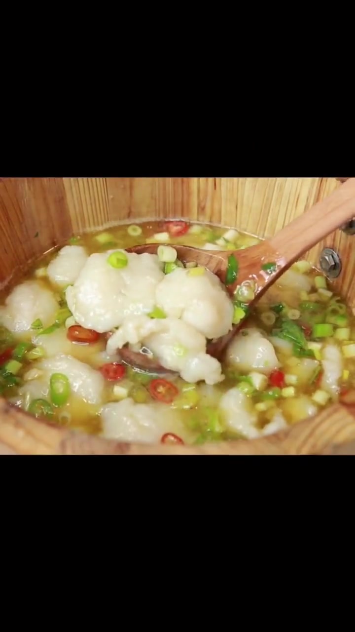 用蒸肉高汤做的木桶鱼,您吃过吗?