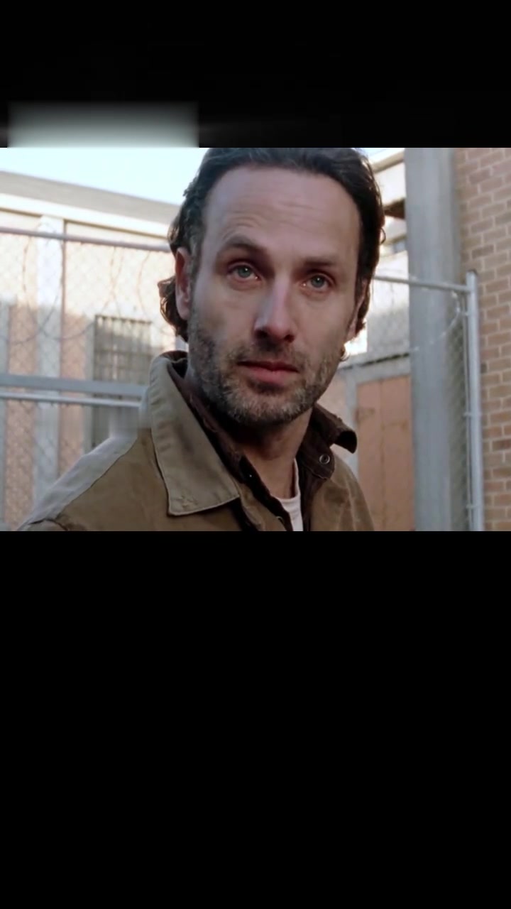 行尸走肉第三季监狱篇，总督攻打监狱却落荒而逃