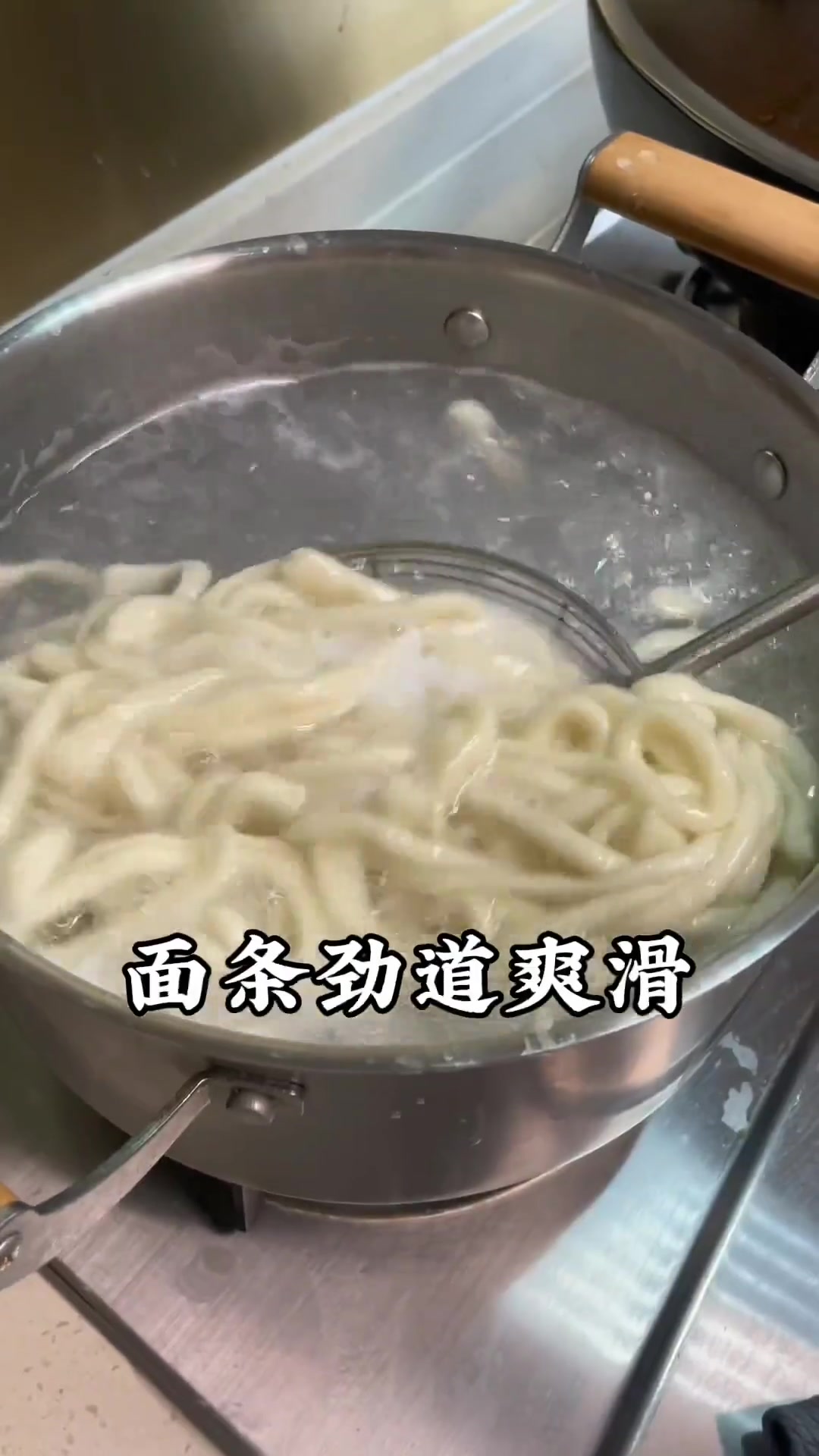 甘肃行开启,不会做兰州牛肉拉面?我教您简单健康的做法