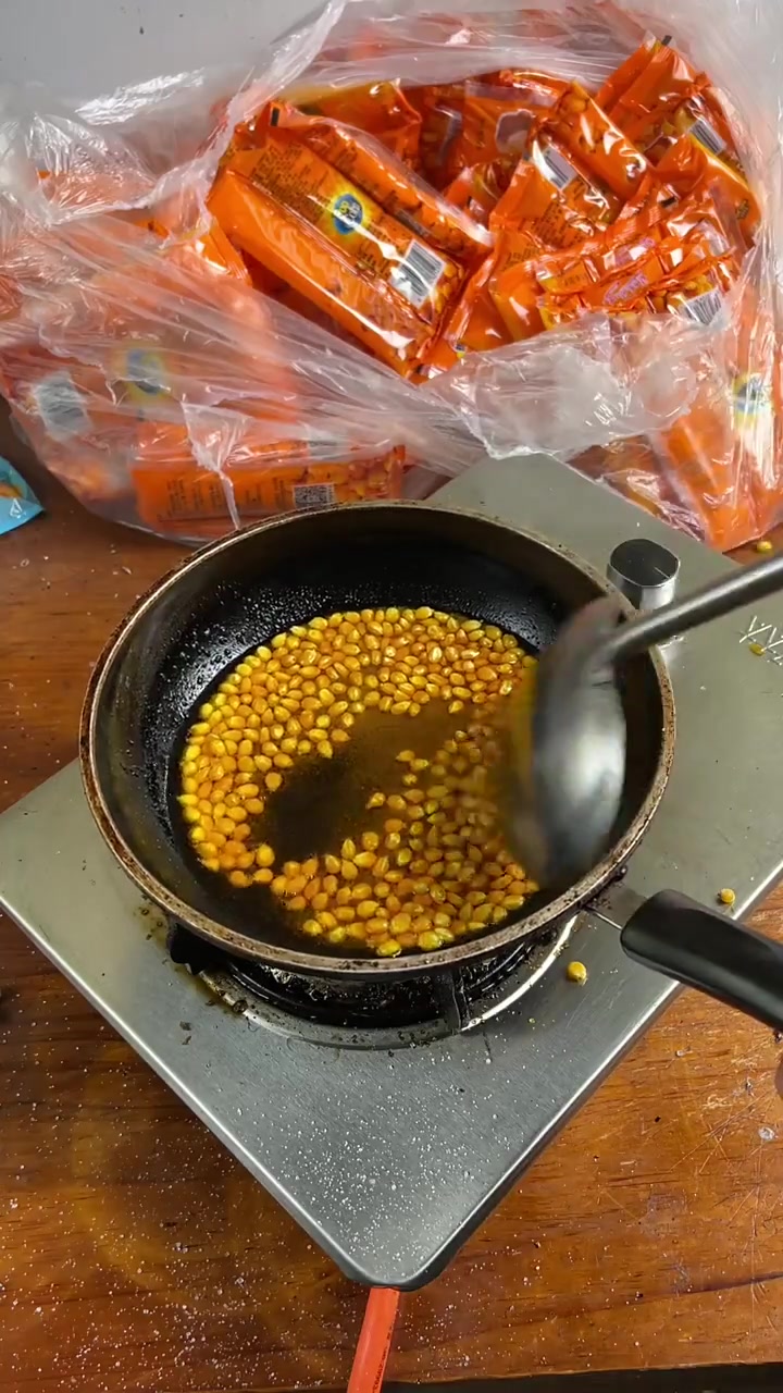超简单!教你在家做黄油爆米花,一看就会!
