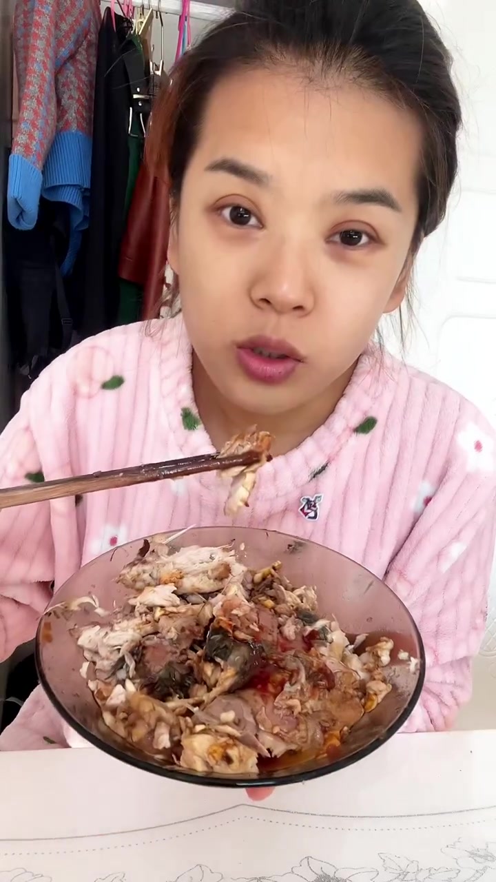 一天三顿吃鱼，看能瘦多少，鸡蛋鱼饼超香！