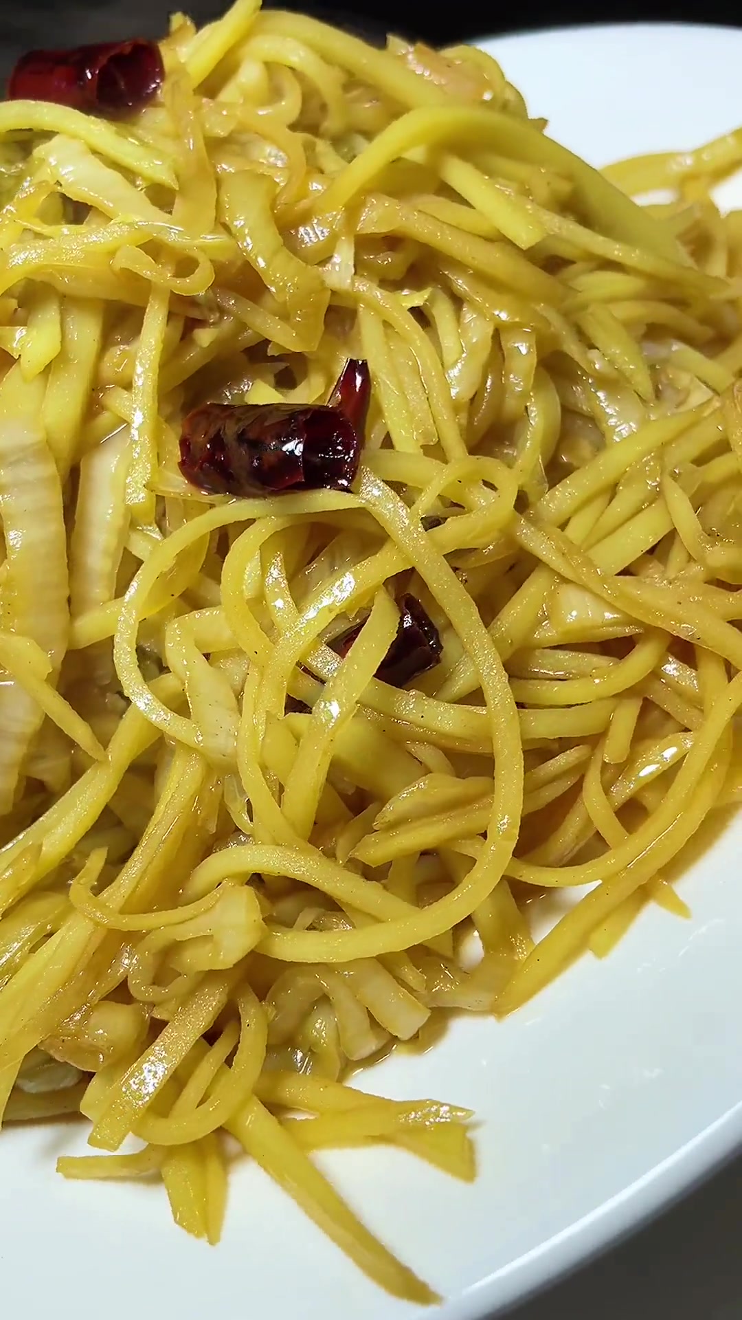 酸菜炒土豆丝教程来啦!简单几步超美味!