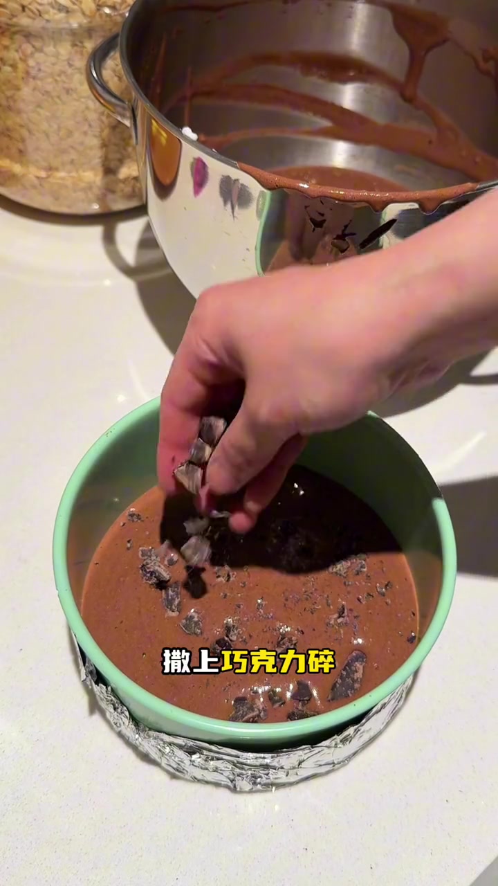 周末下厨，制作松软可口的戚风蛋糕，鲜嫩多汁的排骨