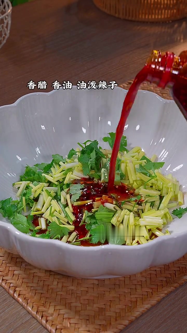 天冷来一碗家庭版酸辣丸子汤，暖心又暖胃