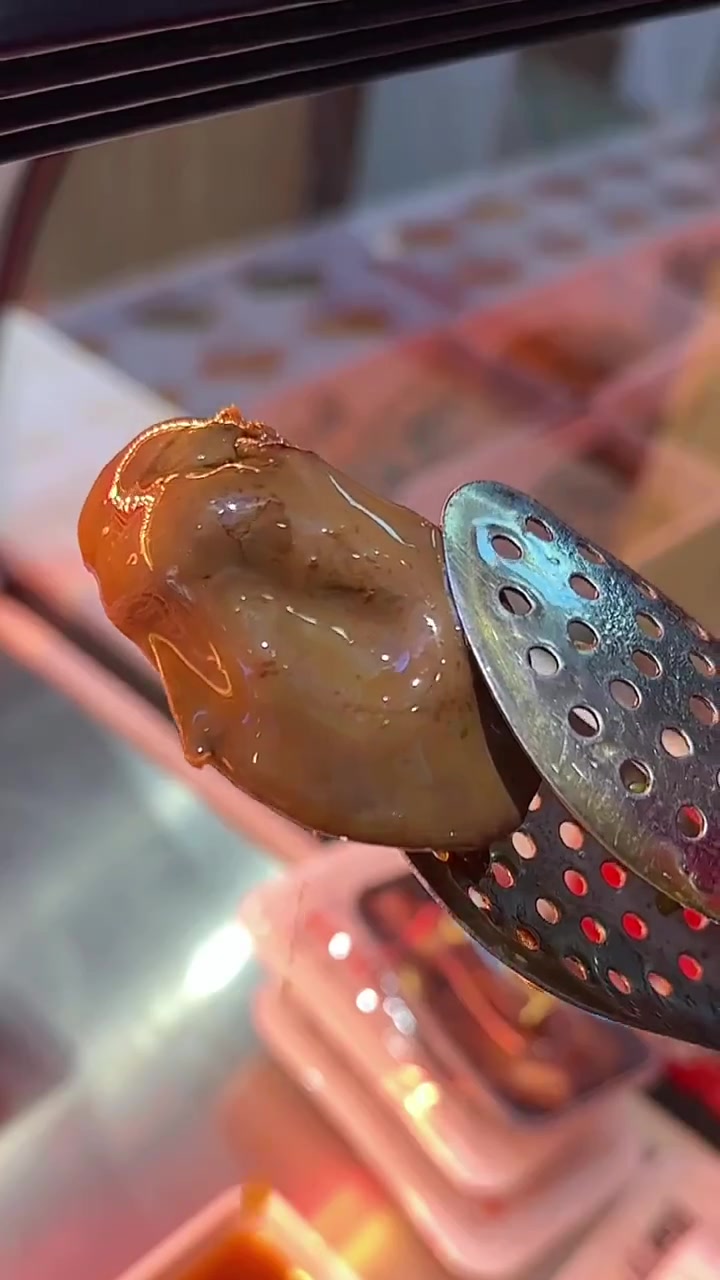 鸡肝比鸭肝好吃一点,因为腥味重,尤其是剩下以后,鸭肝会特别明显,不建议做