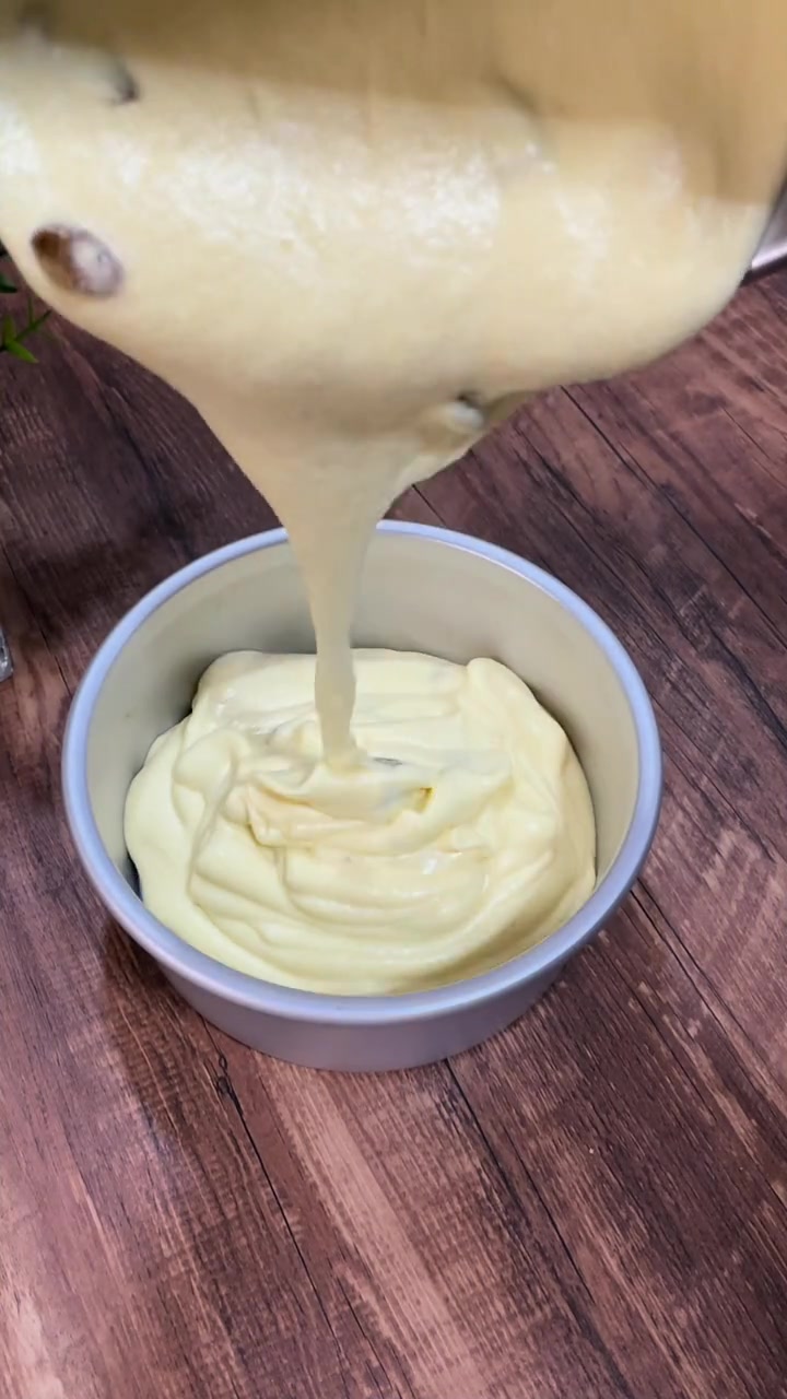 粗粮细做金灿灿的玉米面葡萄干蛋糕，老香了特别适合爸爸妈妈吃