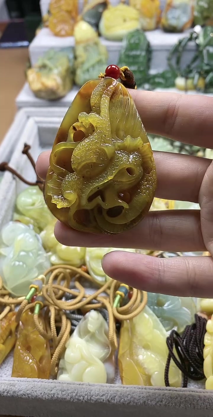纯手工雕刻,精致小挂件,欢迎爱好者选购