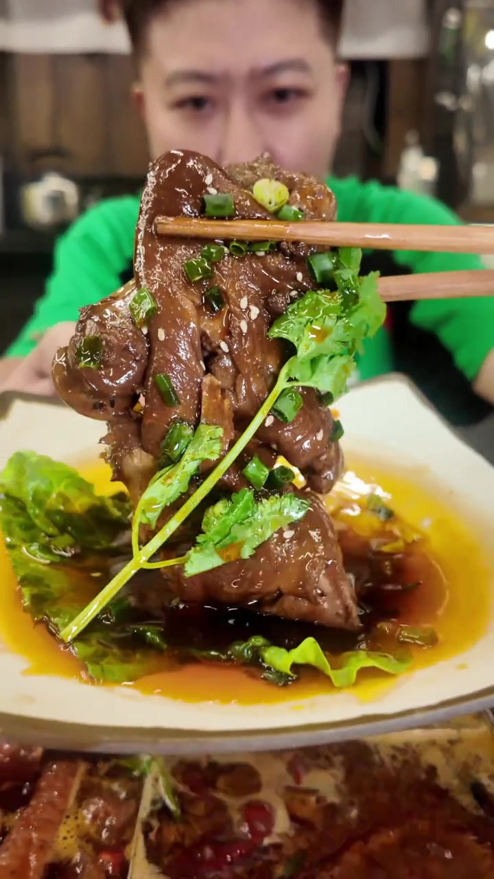 手工苕皮,土豆泥拌粉,火锅店里的花样菜到底有多好吃