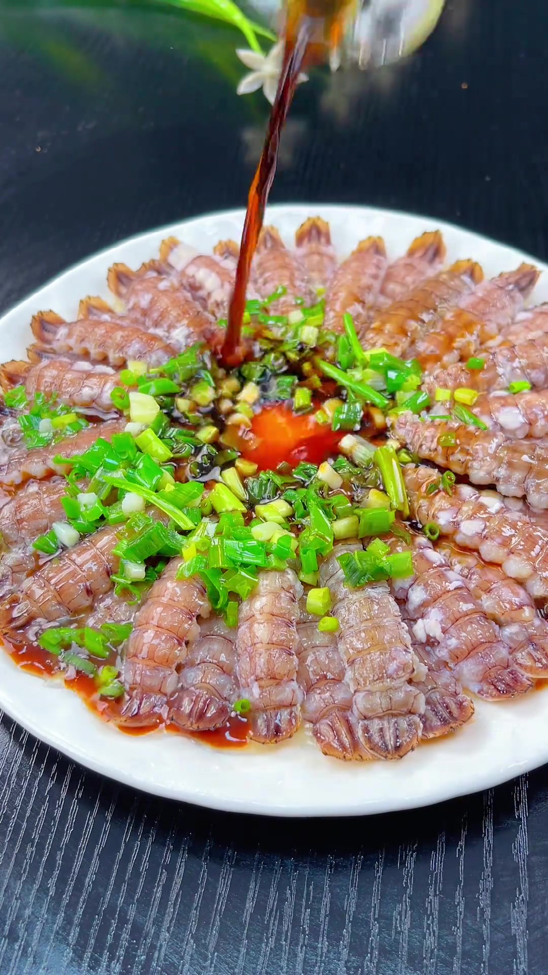 去壳鲜活的皮皮虾肉,可以包饺子,炒菜煲汤提鲜非常好!非常过瘾!