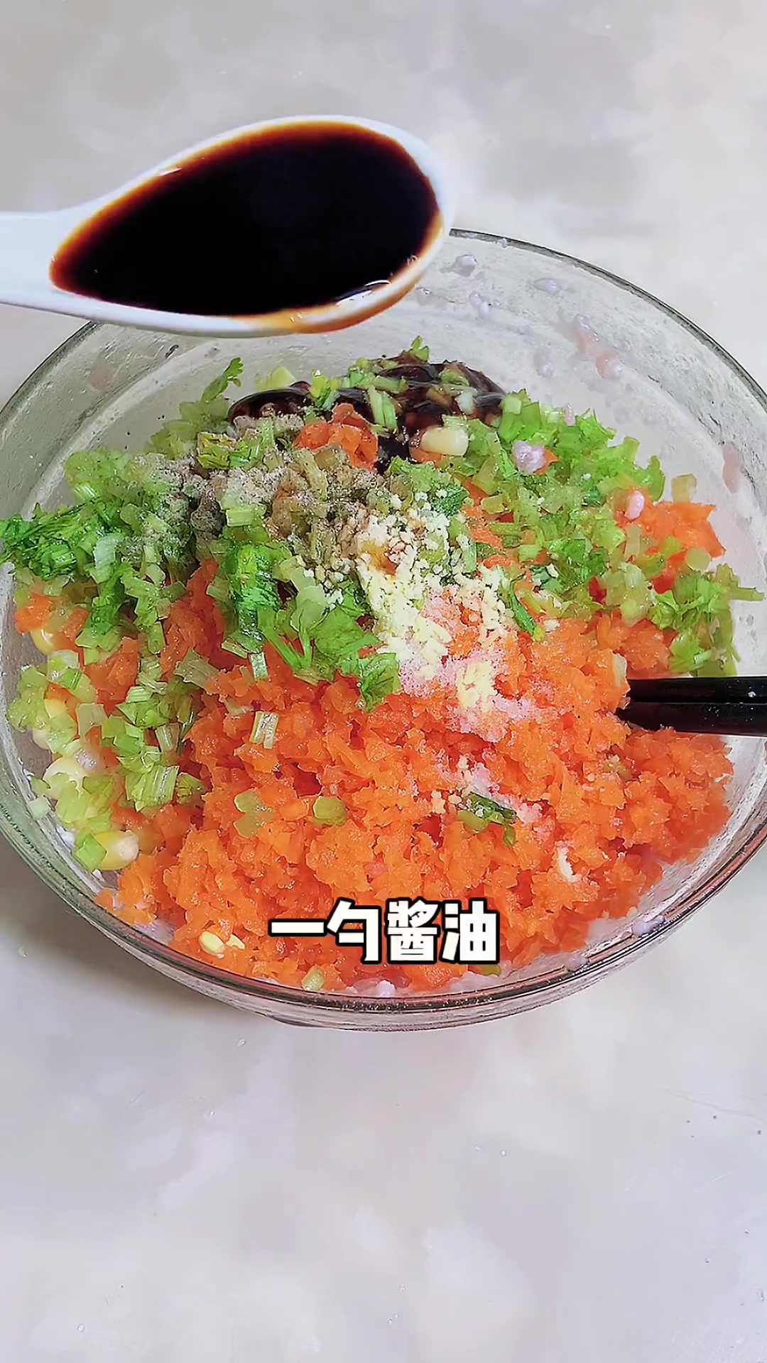 家庭手工饺子，这样调肉馅，鲜嫩多汁超好吃！