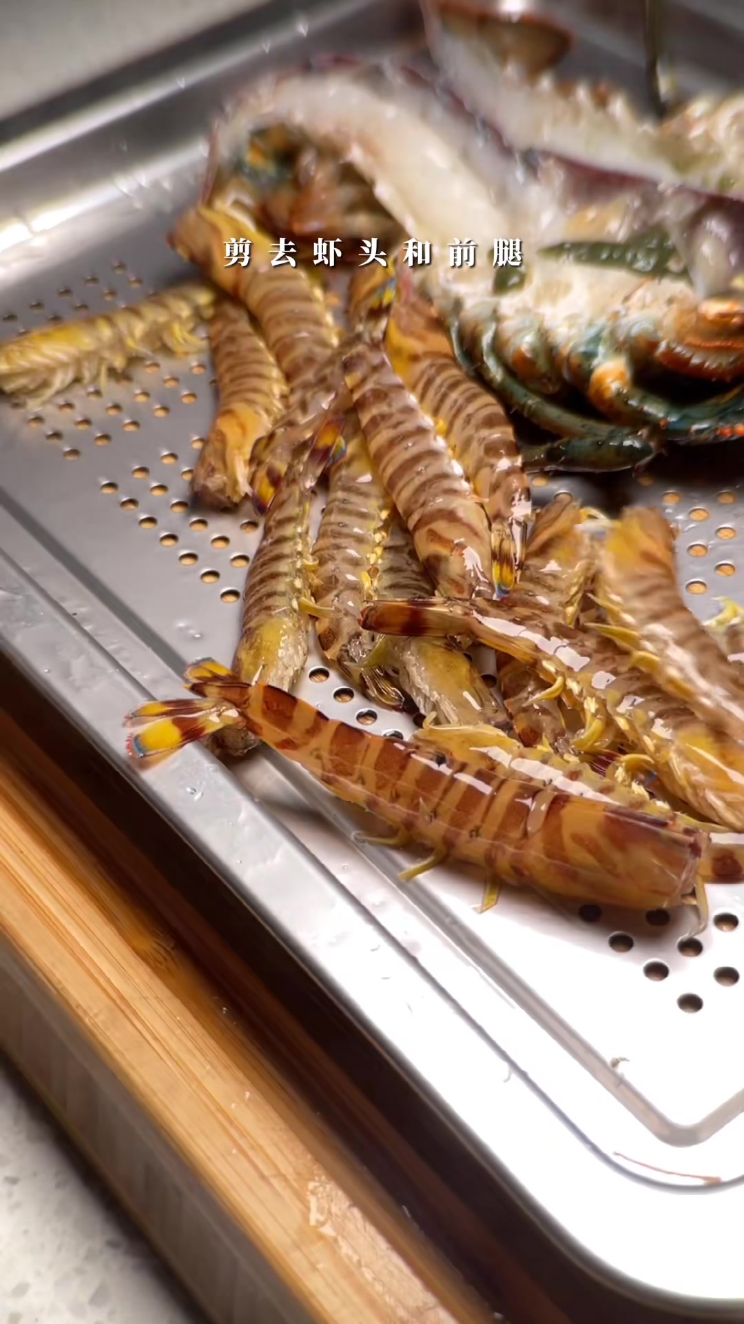 一台烤箱就能做出两种味道的夜宵海鲜拼盘