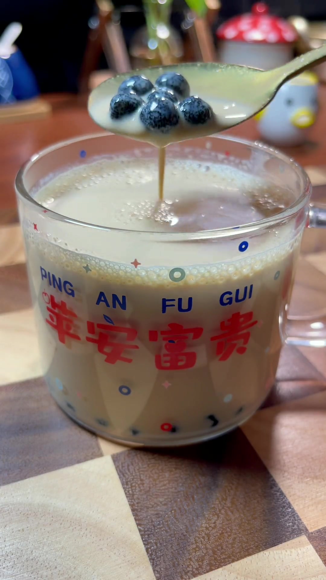 用小白兔奶糖煮的奶茶,隔壁小孩喝了都说好喝!