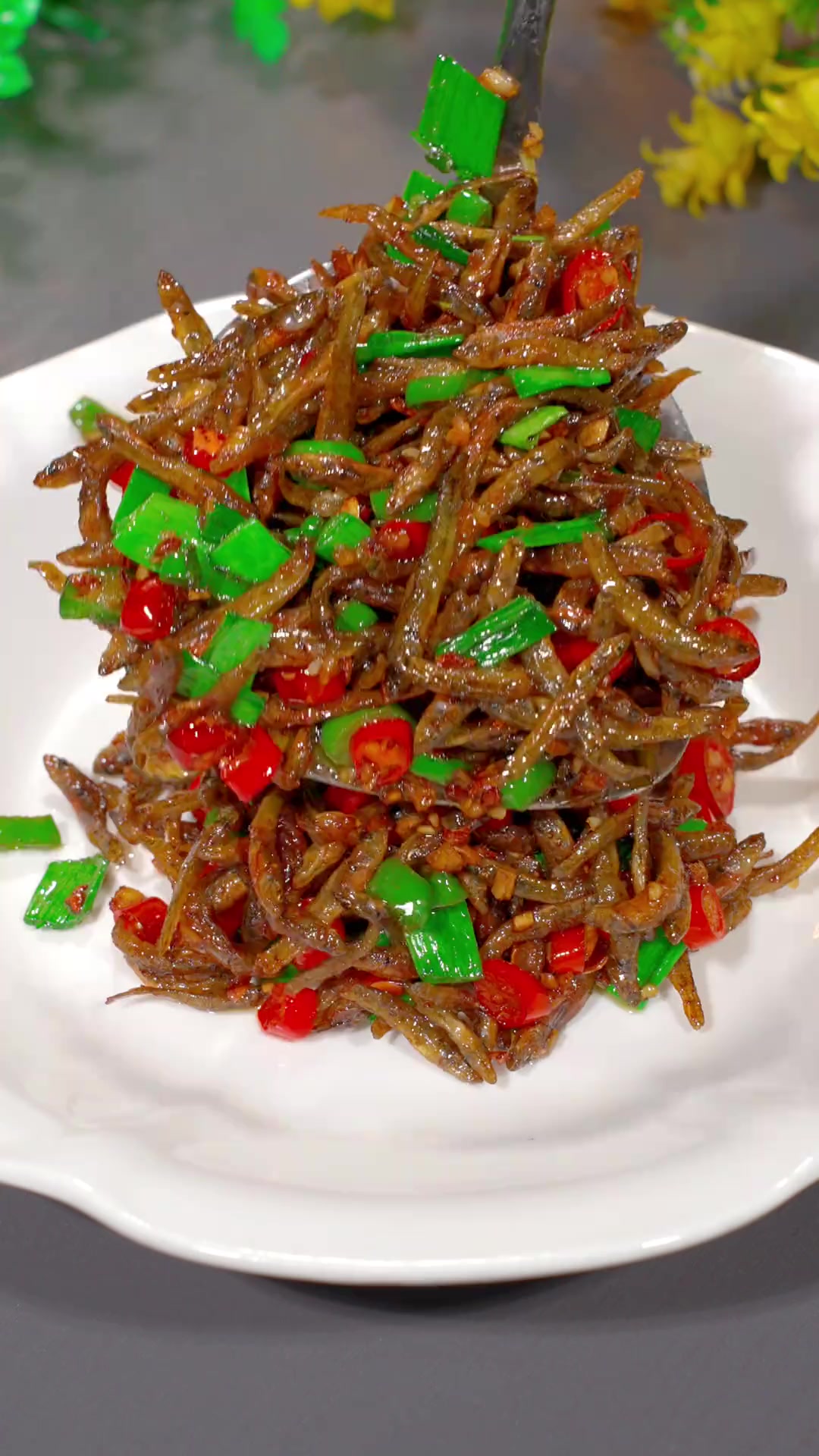 我们湖南的这道香辣石头鱼真的是酥香入味，好吃又下饭！