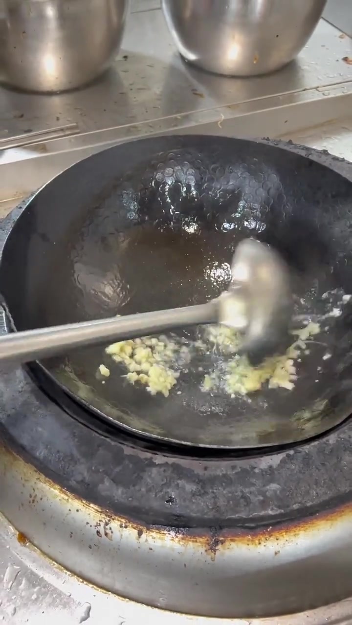 今天做一道素菜腰果全素吃点清淡的养生一下