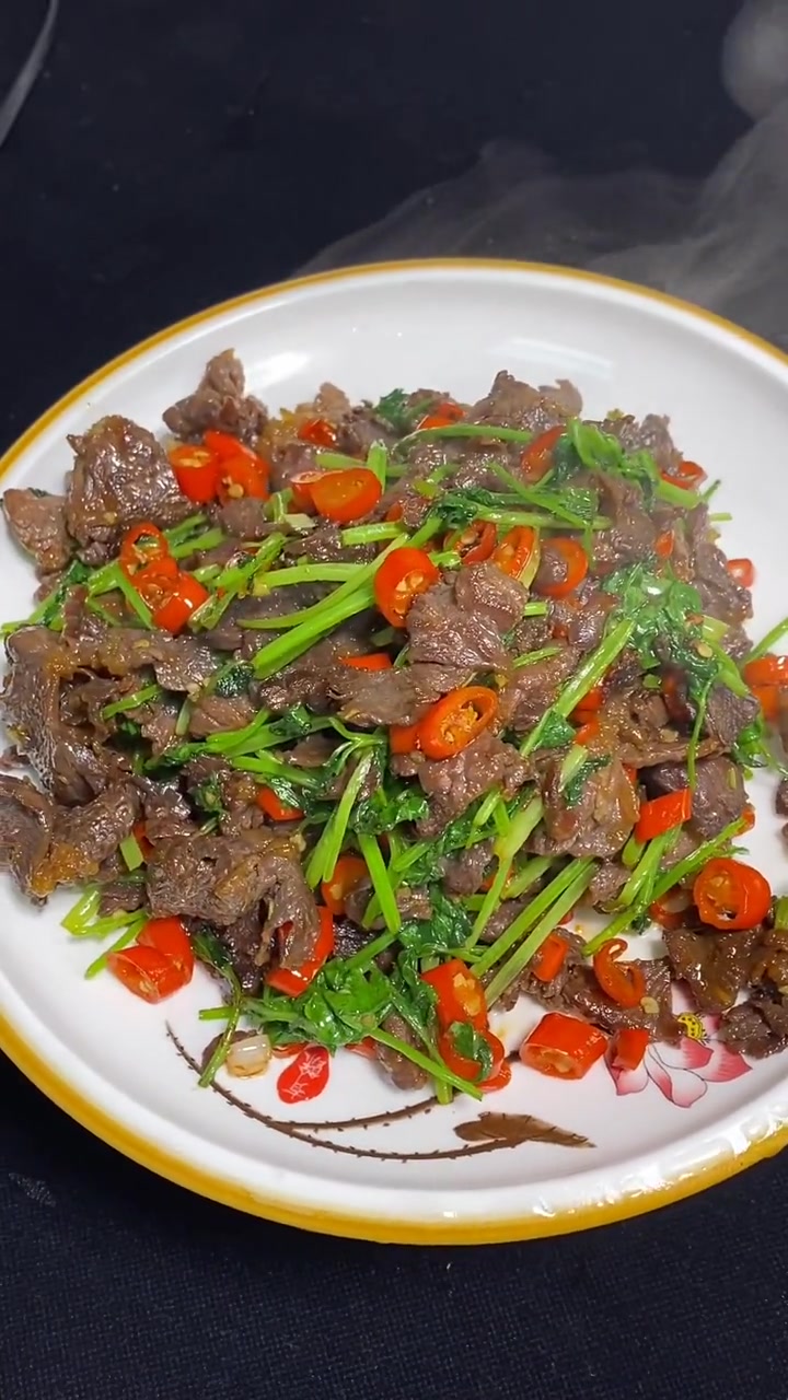 薄切牛里脊这样炒嘎嘎下饭,秘诀都在这了!
