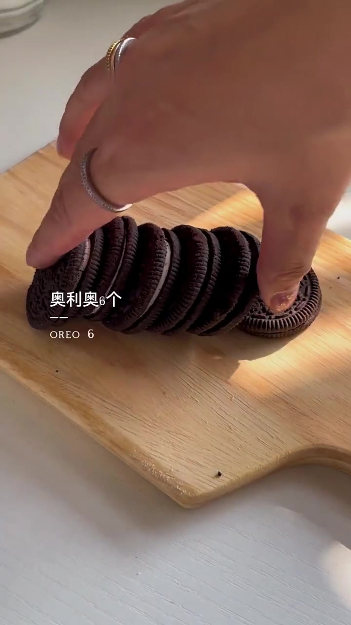 复刻好利来奥利奥双层芝士蛋糕！太绝了——配料ingredient饼干底：奥利奥碎80gBr