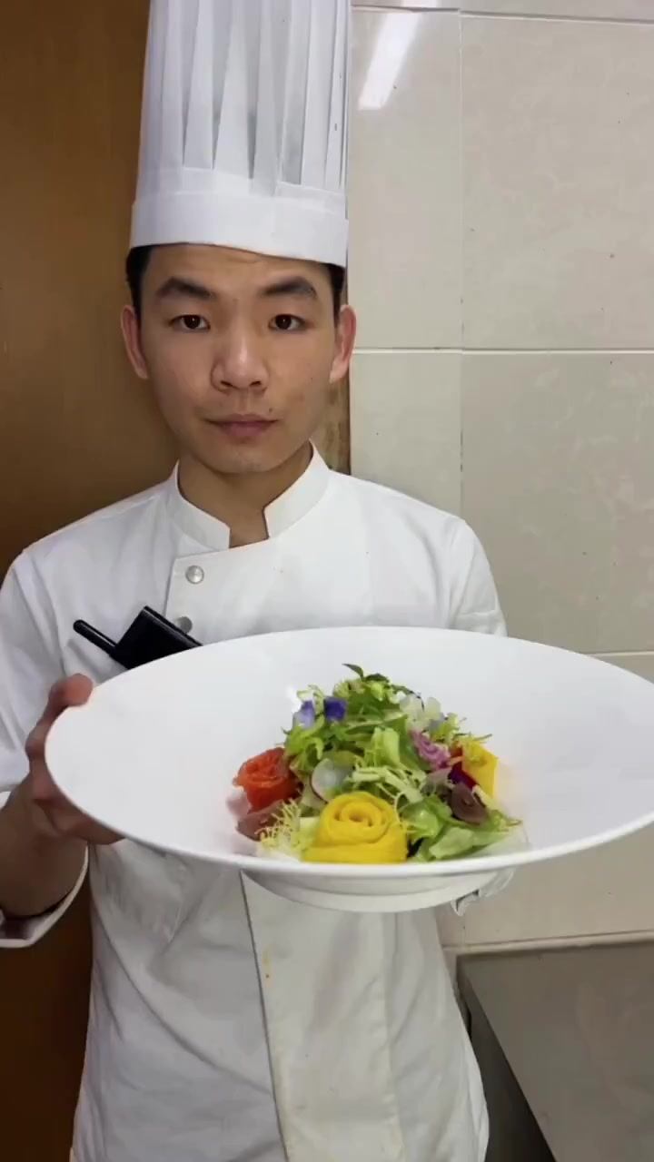 给大家分享一款我一直在用的蔬菜沙拉酱汁，口味非常到位，适用于蔬菜沙拉，冰草，田七，一些有机