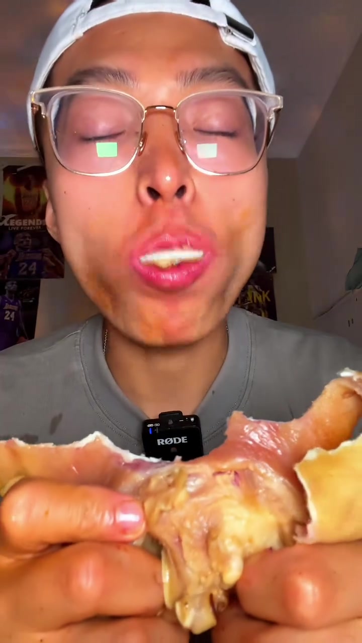 辣条！变态辣曹氏鸭脖！脆皮五花肉！变态辣缺牙齿！AD钙奶！太爆爽了！