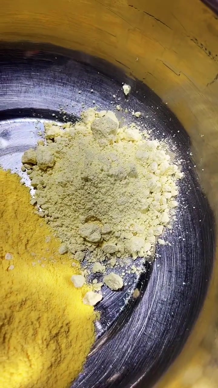 一款酒店招牌去骨蒜香带鱼分享，给大家做品里几百实战菜品视频希望能帮到大家感谢？