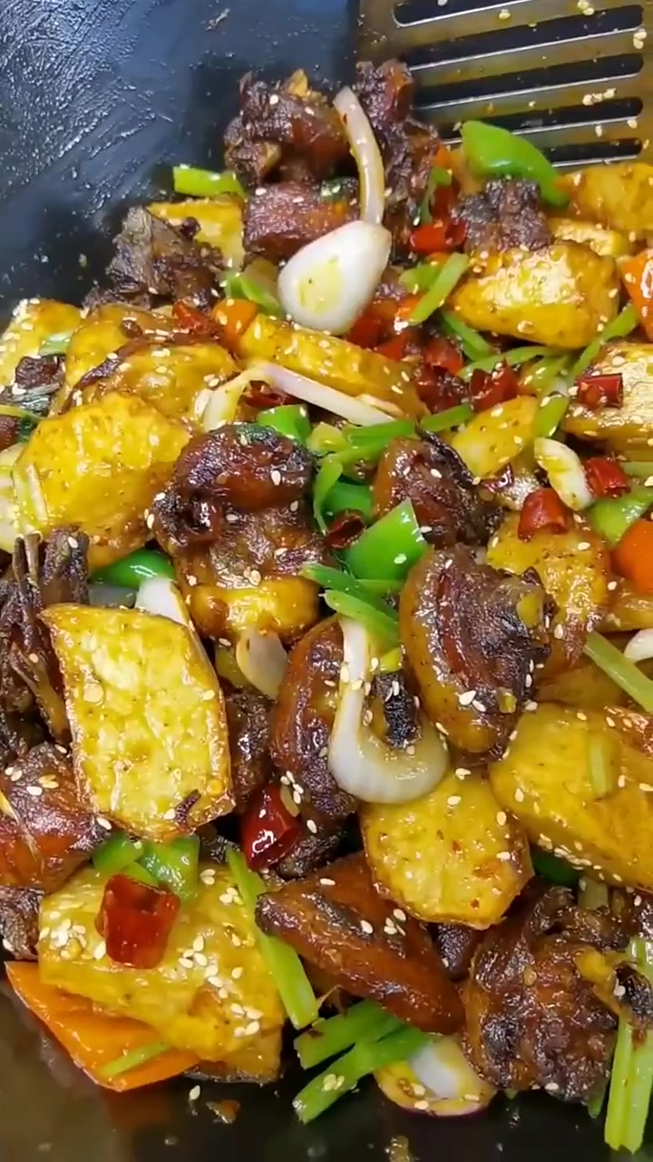 你喜欢吃这样做的干煸土豆鸡块吗