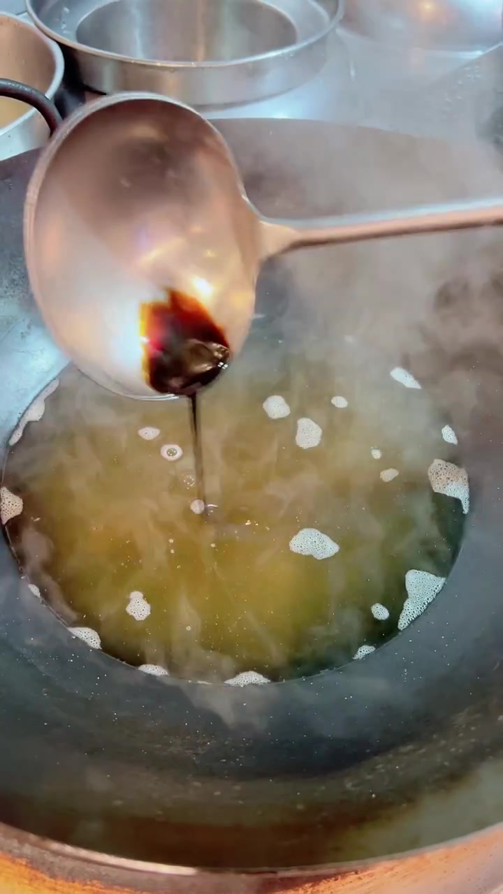 一道海鲜酸辣汤送给大家：感谢支持