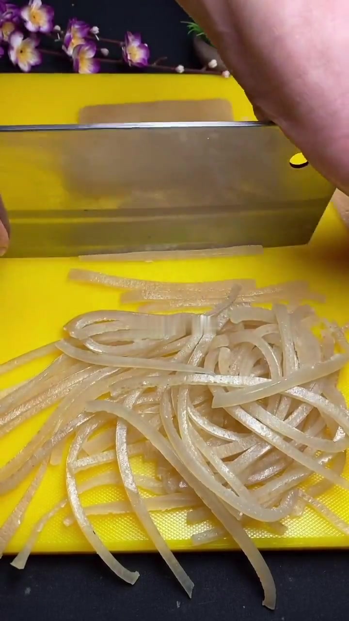 猪肉皮这样做Q弹入味家人们赶紧学起来！