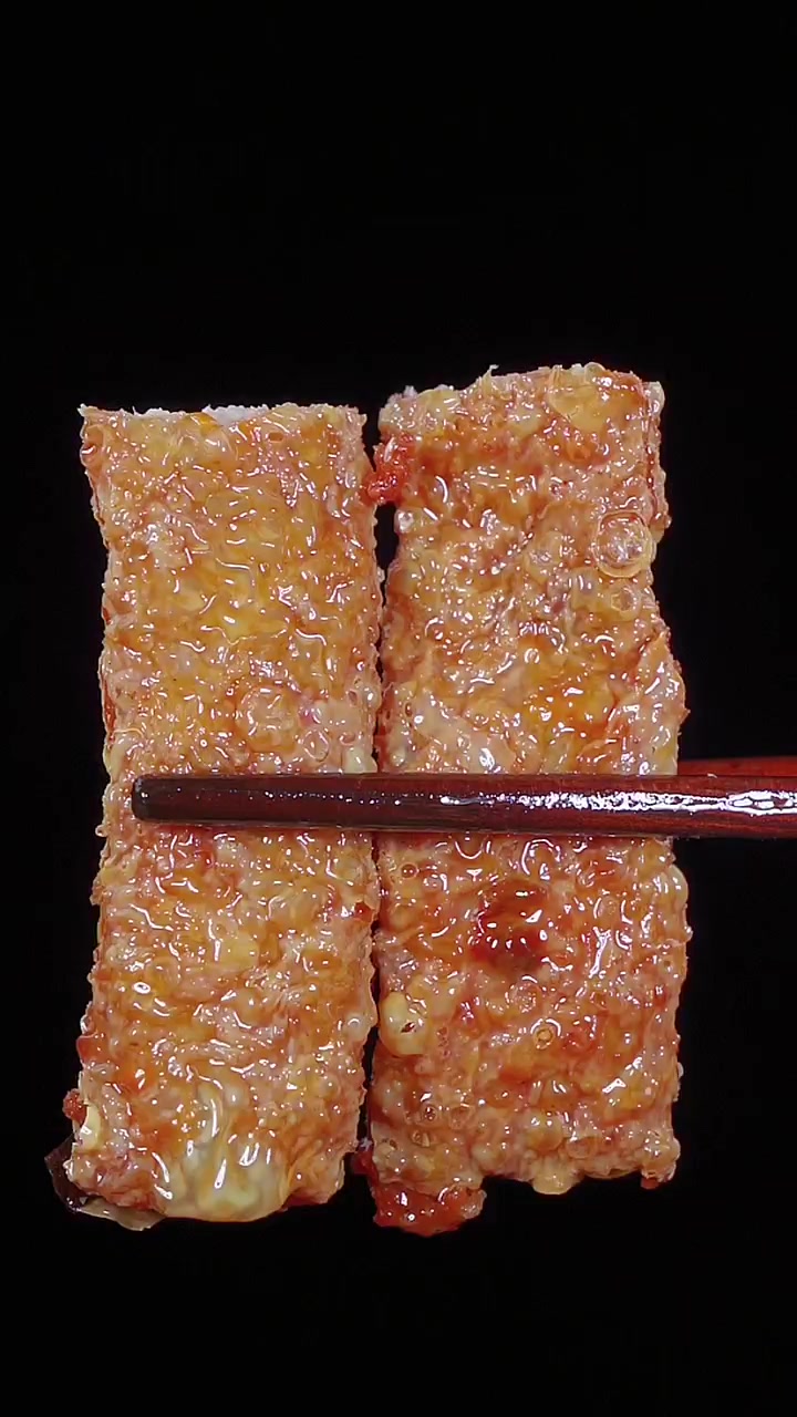 做法很简单的炸松肉,酥酥脆脆,外酥里软