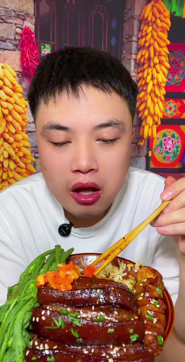 农村家常菜：红烧大刀肉、炸小黄鱼、煎辣椒，忙一小时才做好饭