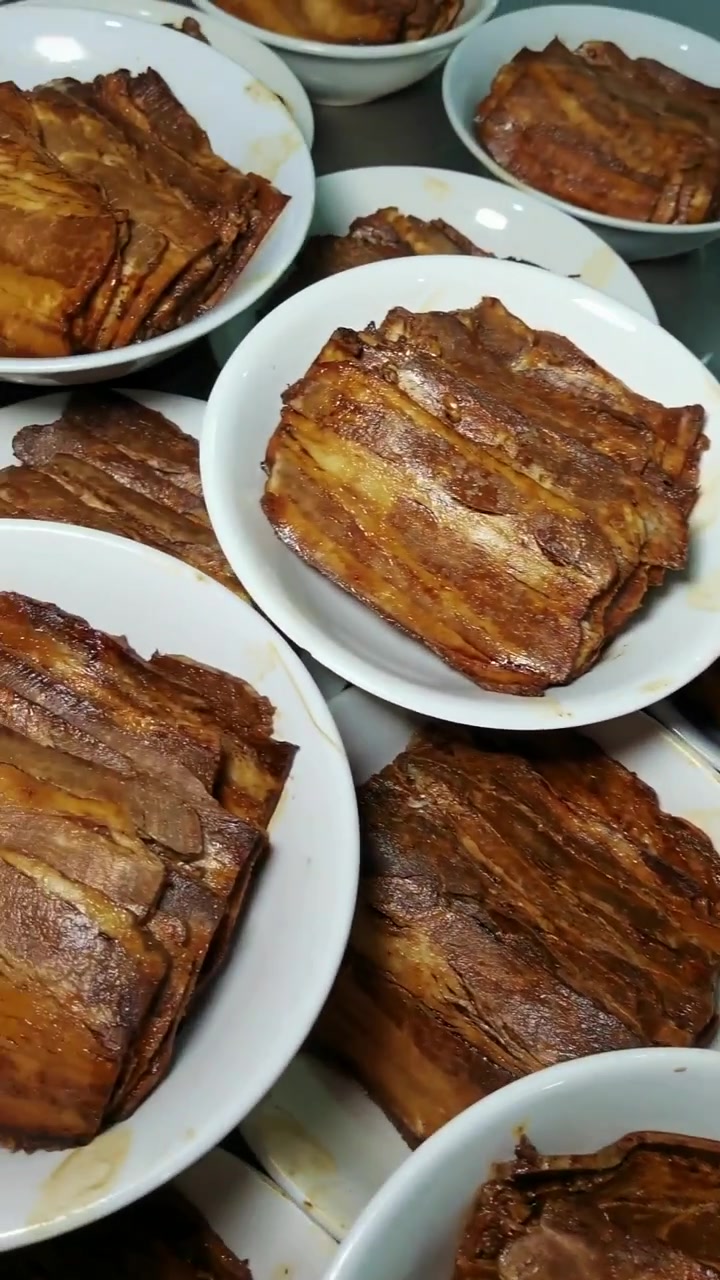 五屉手工制作专业扣肉花椒肉上锅