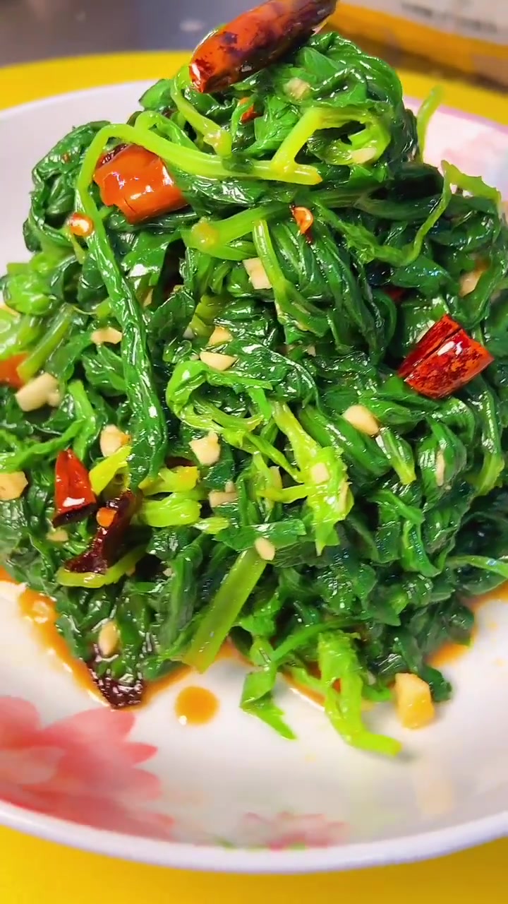 芹菜叶别扔！凉拌芹菜叶做法超简单，快试试！