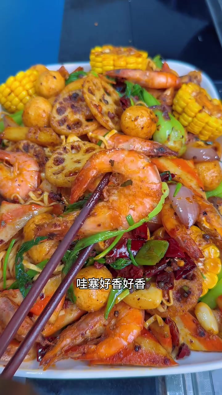 1个人3小时花200给老公朋友准备12道家常菜 招待朋友这一桌就够啦～前段时间因为自己身体