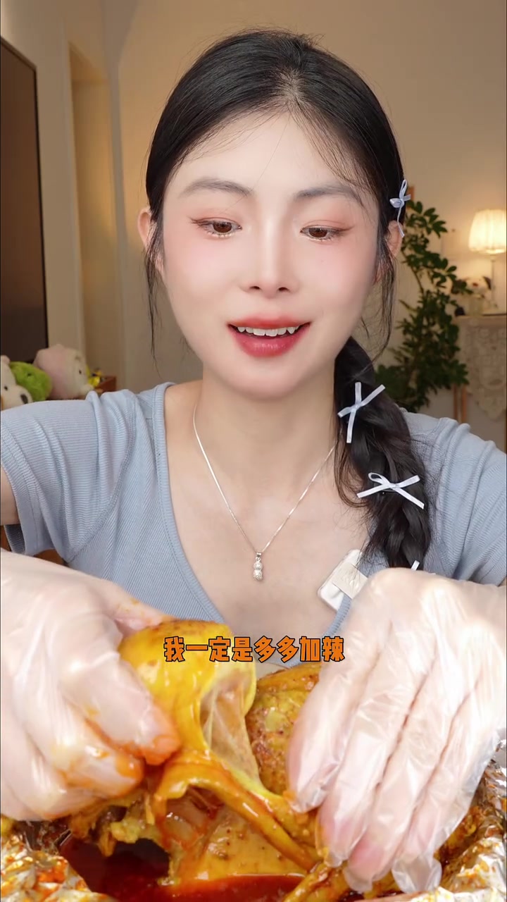 三倍辣火鸡面、软烂脱骨爆辣窑鸡、冰西瓜超爽