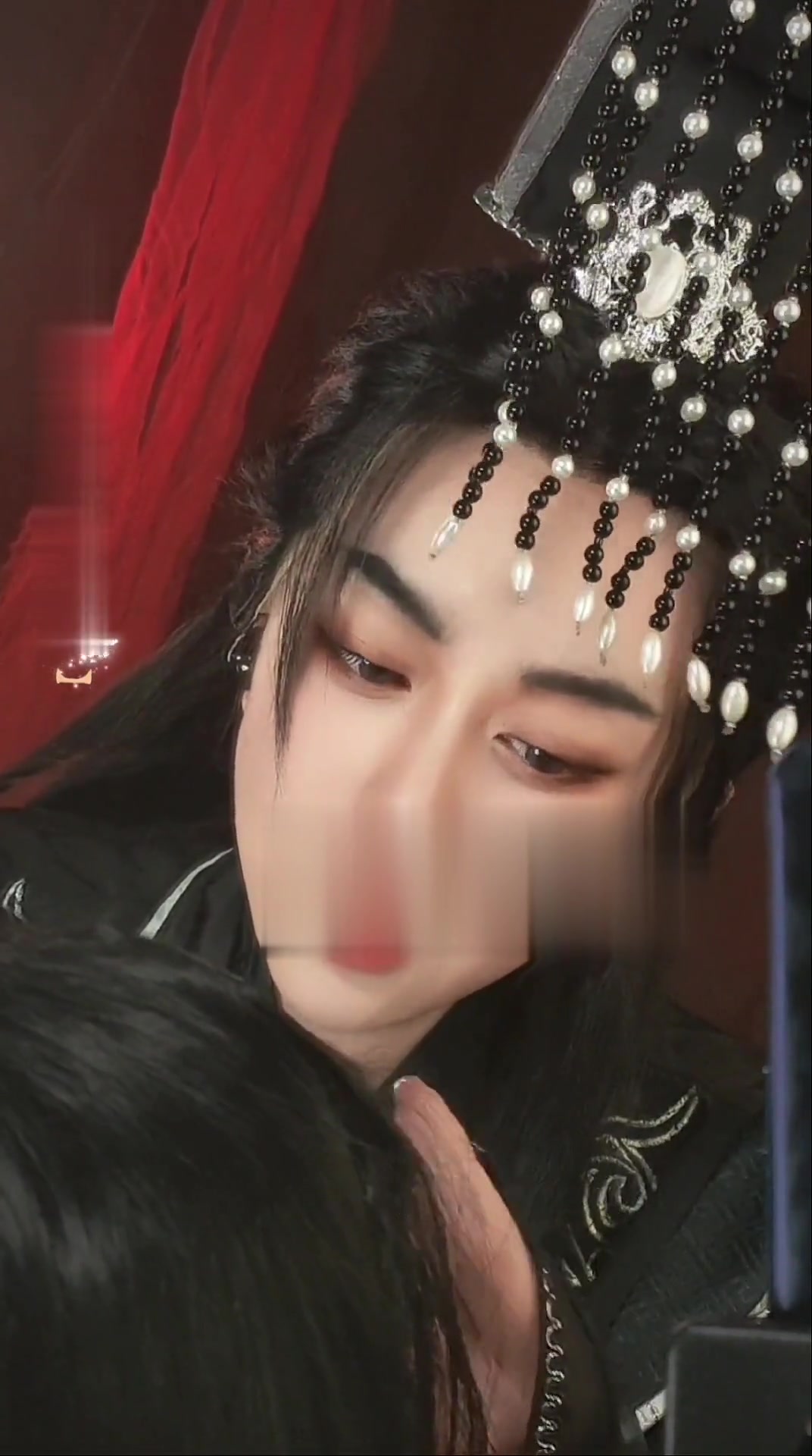 拍的是师尊大婚的第一视觉,可是为什么感觉更像躲在床下的华碧楠视觉