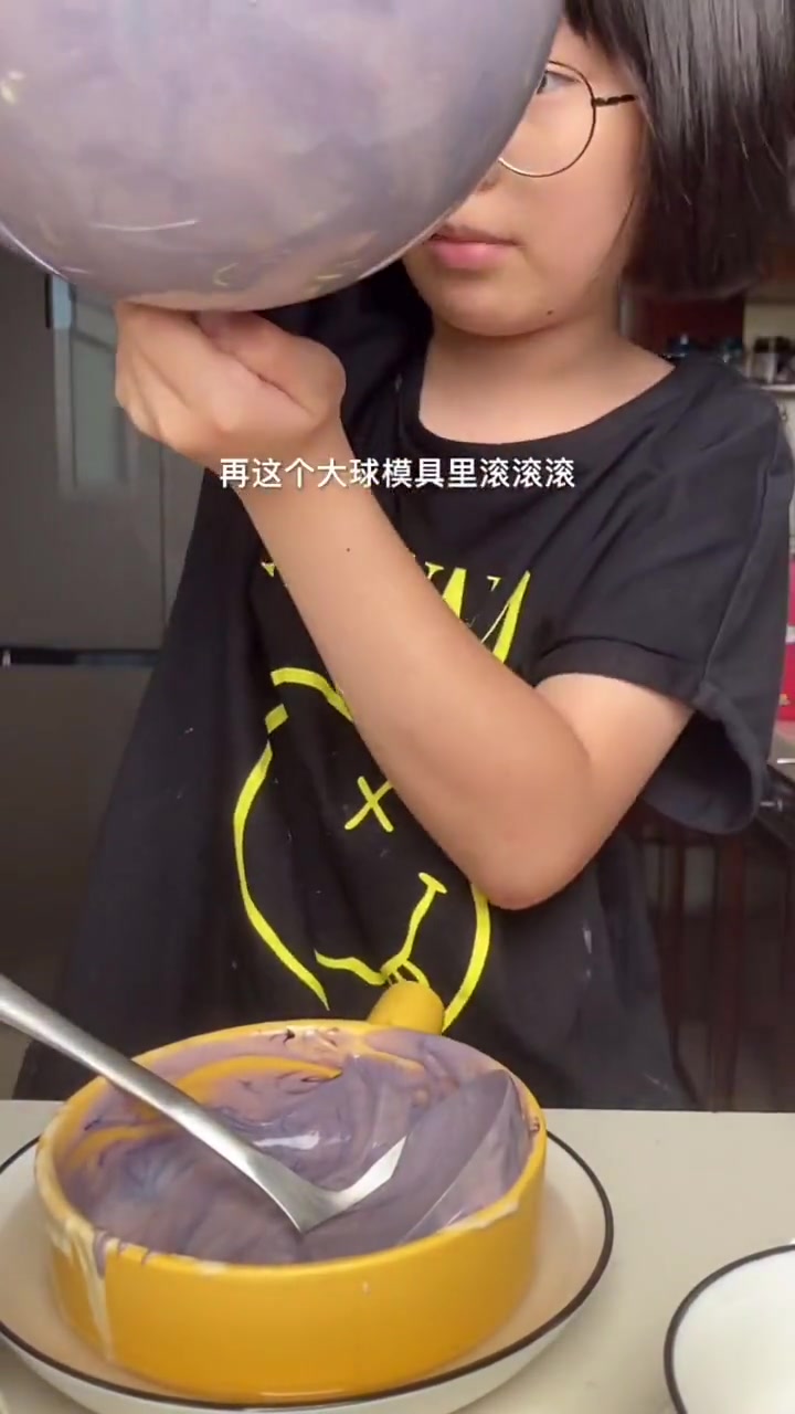 做星球蛋糕状况百出成品竟意外好吃