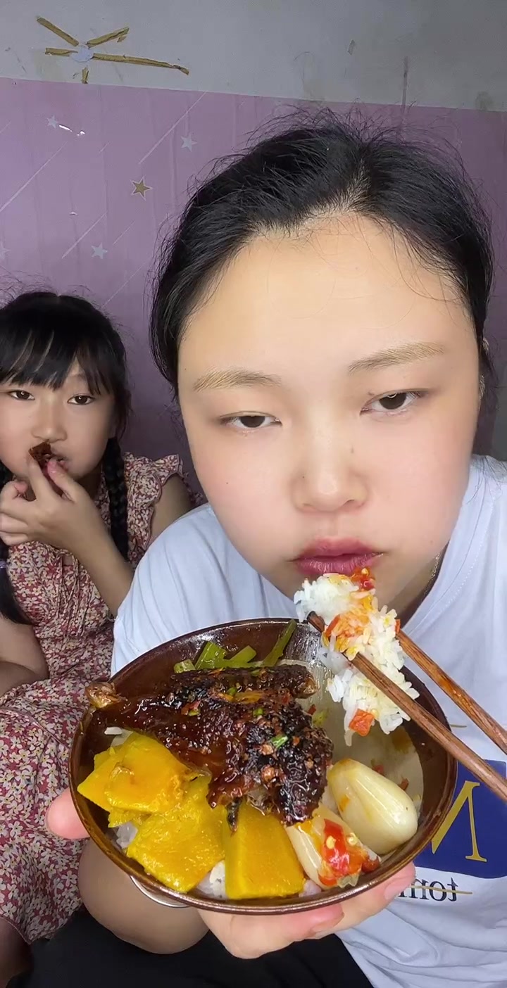 今日美食分享辣鸡等超辣小孩都不吃啦