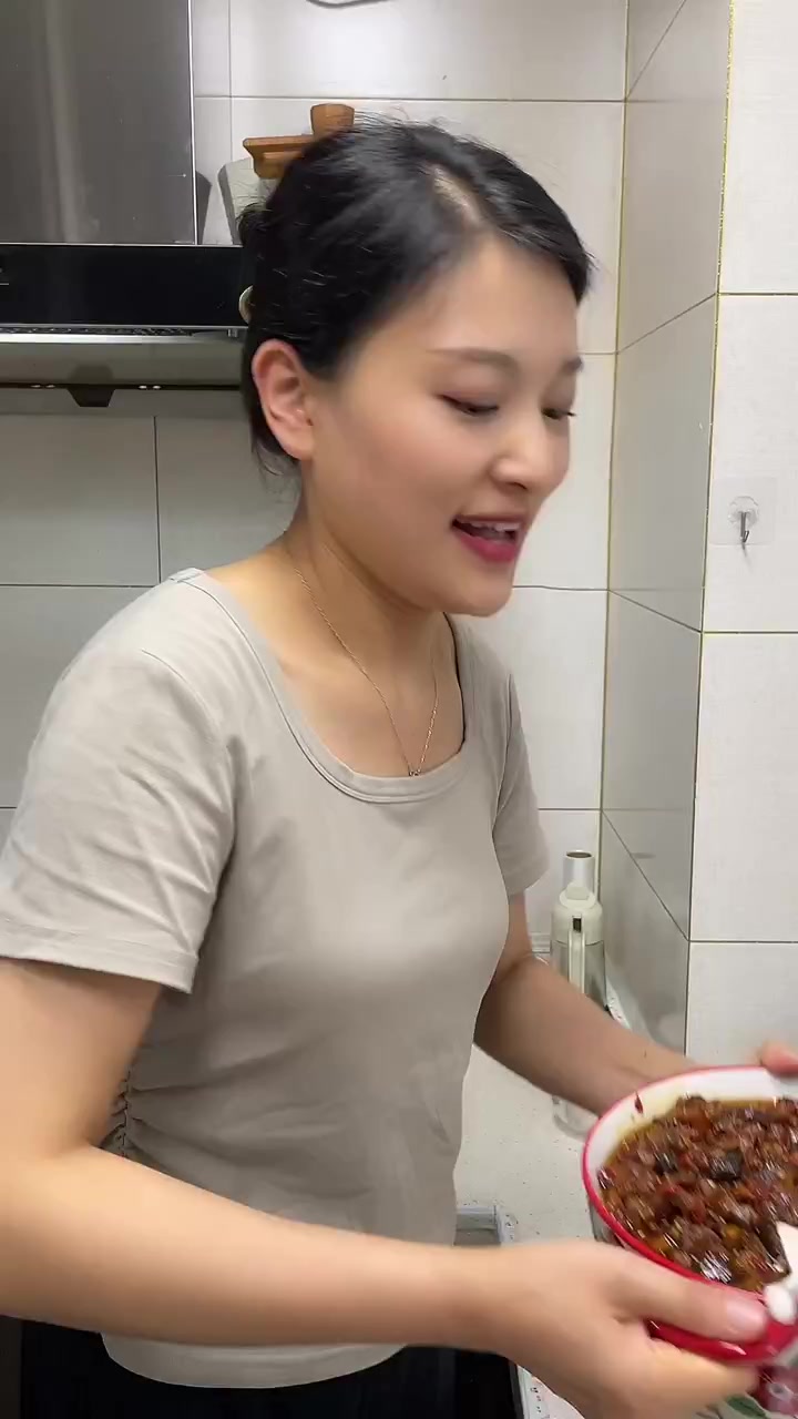 香菇牛肉酱原来这么简单!夹馍拌饭都好吃!