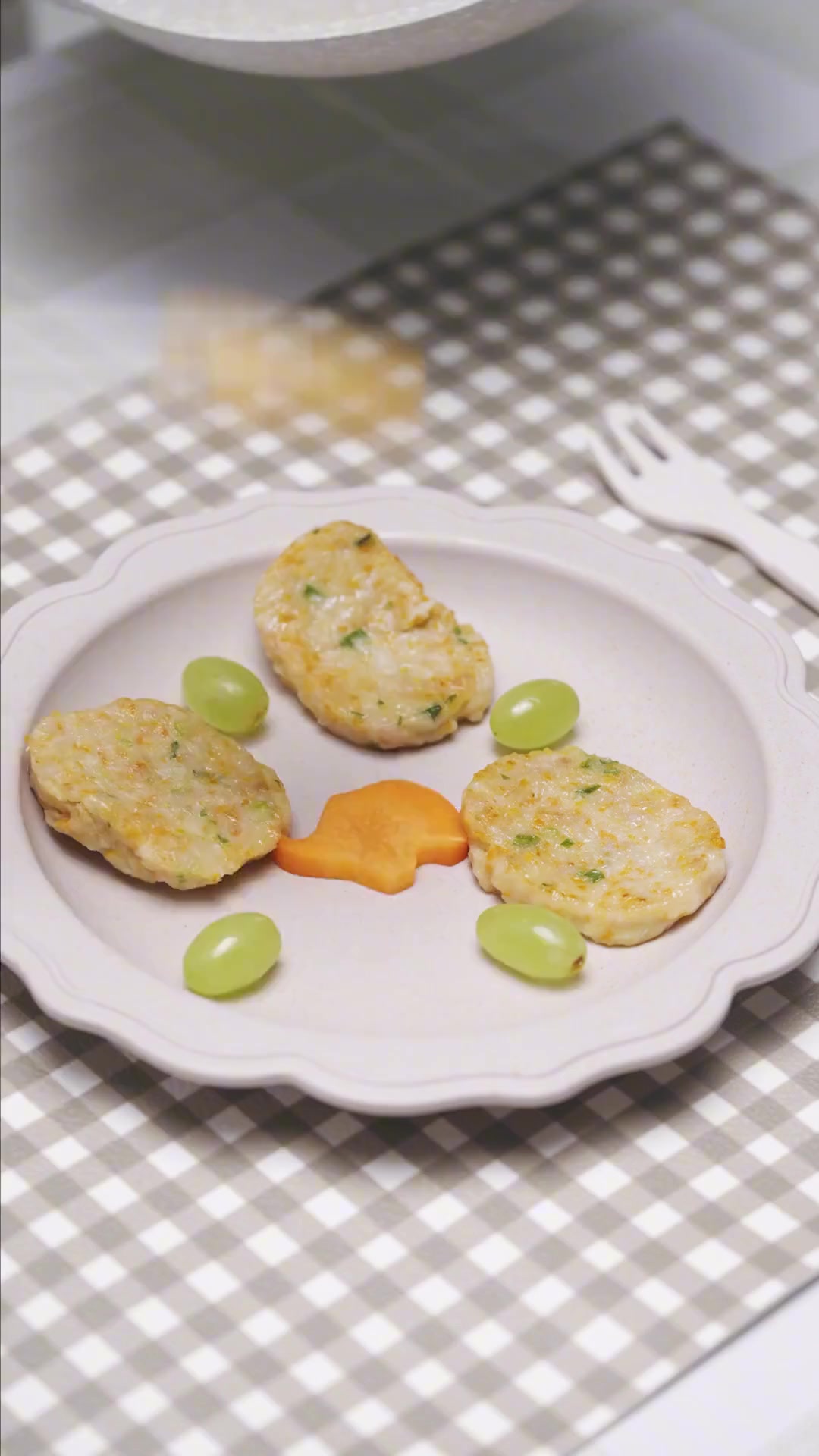 爱吃肉的宝宝有福啦!软嫩肉排超香~