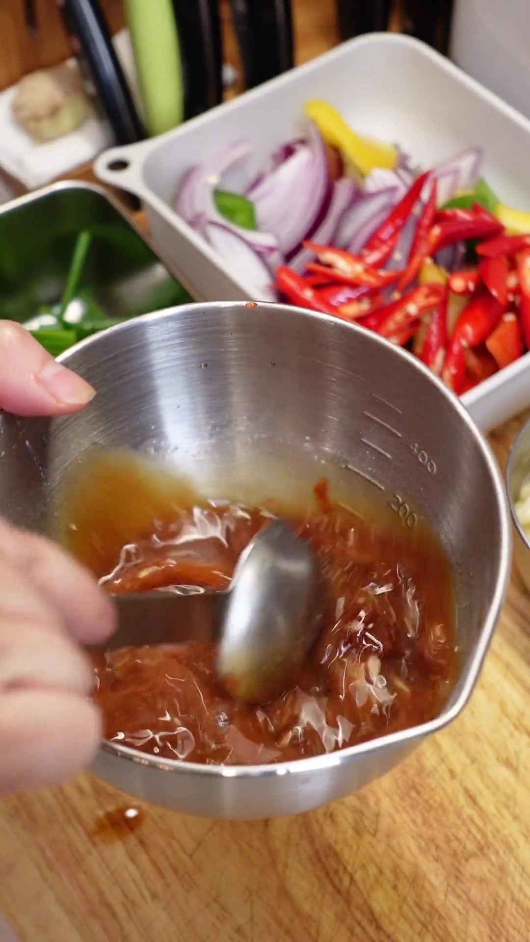 几十块实现大排档海鲜自由｜辣炒鱿鱼花甲小海鲜｜堪比开店的秘制酱料｜又是三碗老干饭打底