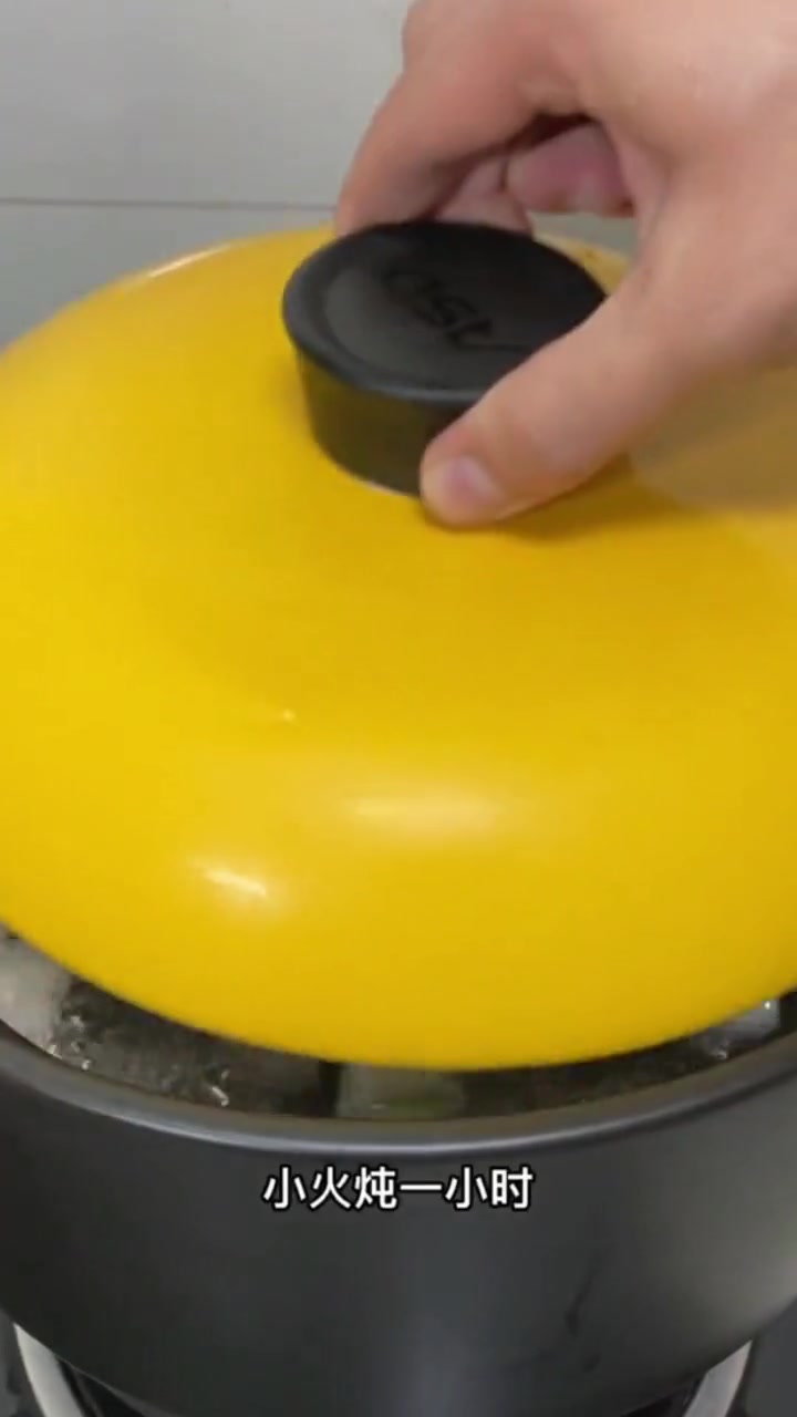 一斤半羊后腿肉和白萝卜这样做，超鲜美！