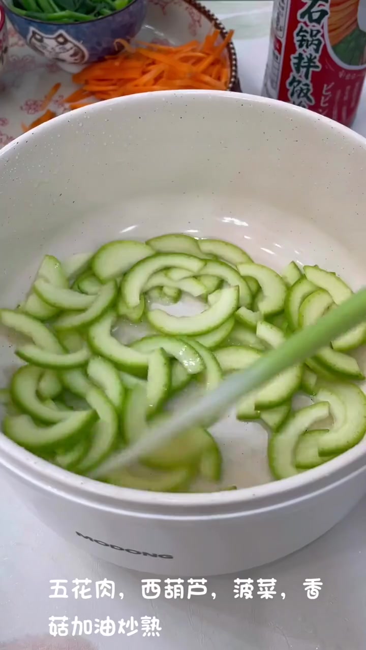 家庭版石锅拌饭,超像店里的,做法超简单