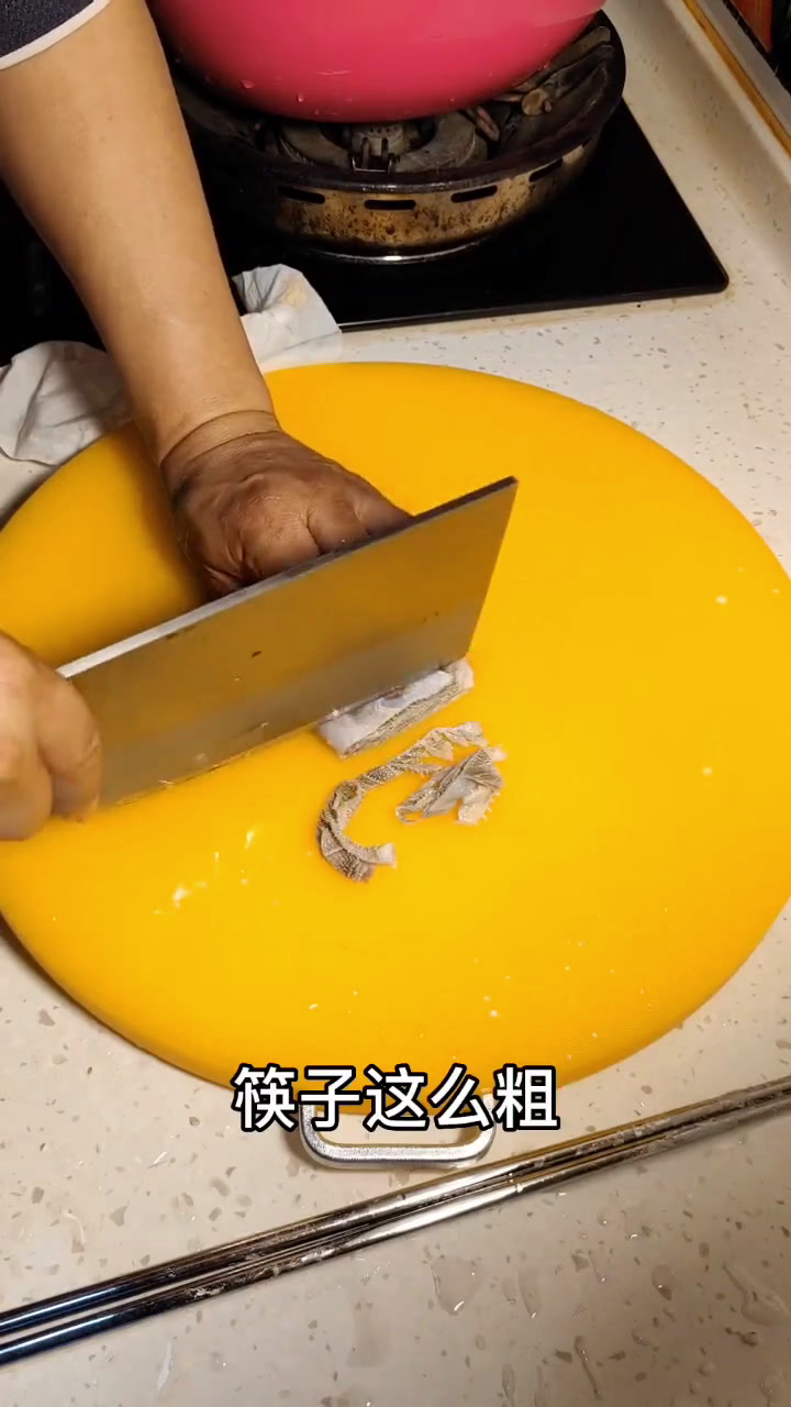 老北京传统清真菜,真正的芫爆散丹,外面餐厅都用牛百叶煮熟代替的,我这个制作方法基本没有,六