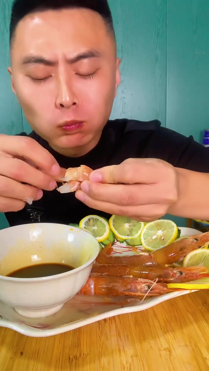 刺身大黄虾吃法超绝宝直呼太伤头