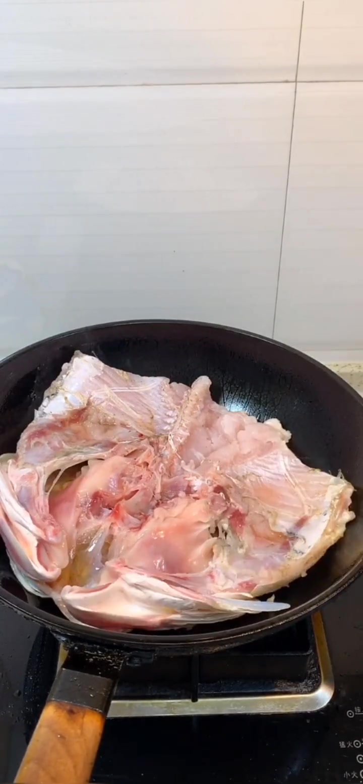 超香大鱼头做法跟着做嘎嘎好吃！