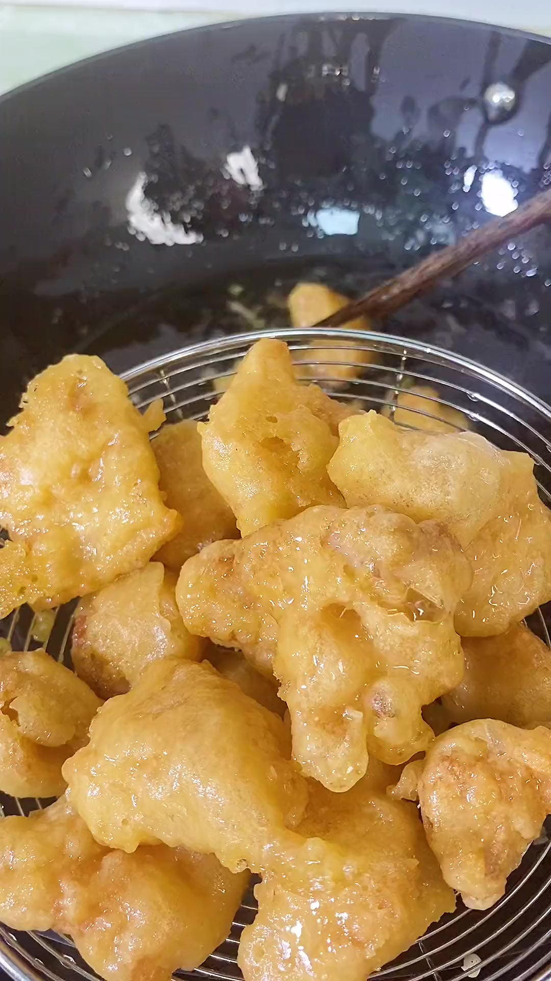 香酥南乳肉,酥酥脆脆还带有南乳的咸香,好吃好吃,就是肉肥了点