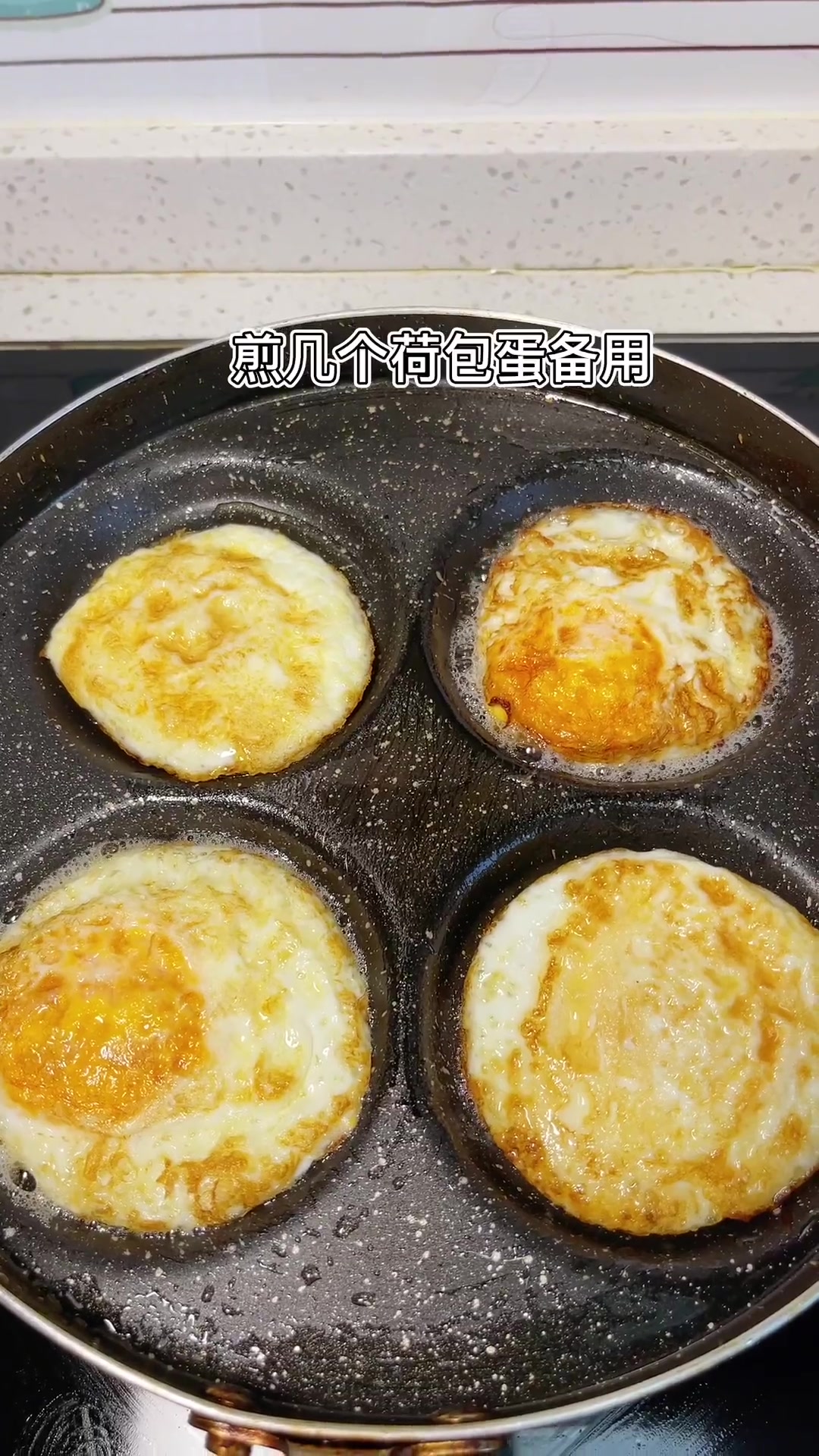 每周我都会给孩子做两次萝卜丝裙带菜汤，汤鲜味美又营养，孩子串个还爱喝，你也试试吧……